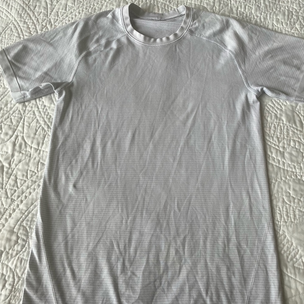 Lululemon mens xsmall shirt
